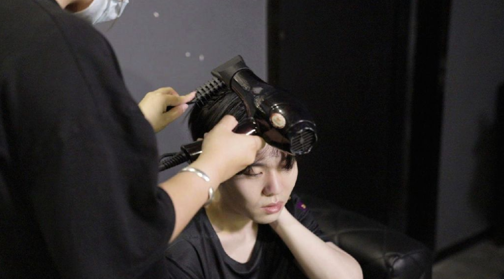 SHR力克V5,Viper完成史诗逆转焦点之战2025世界赛,点燃全场激情 SHR力克V5,Viper完成史诗逆转焦点之战2025世界赛,点燃全场激情